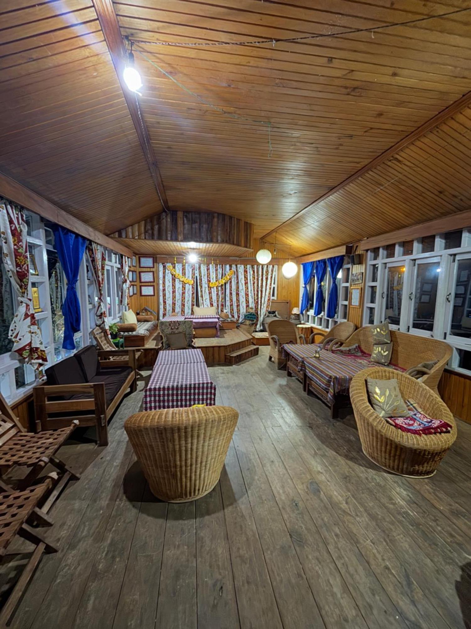 Odyssey'S Darap Eco Retreat Apartment Пелинг Екстериор снимка